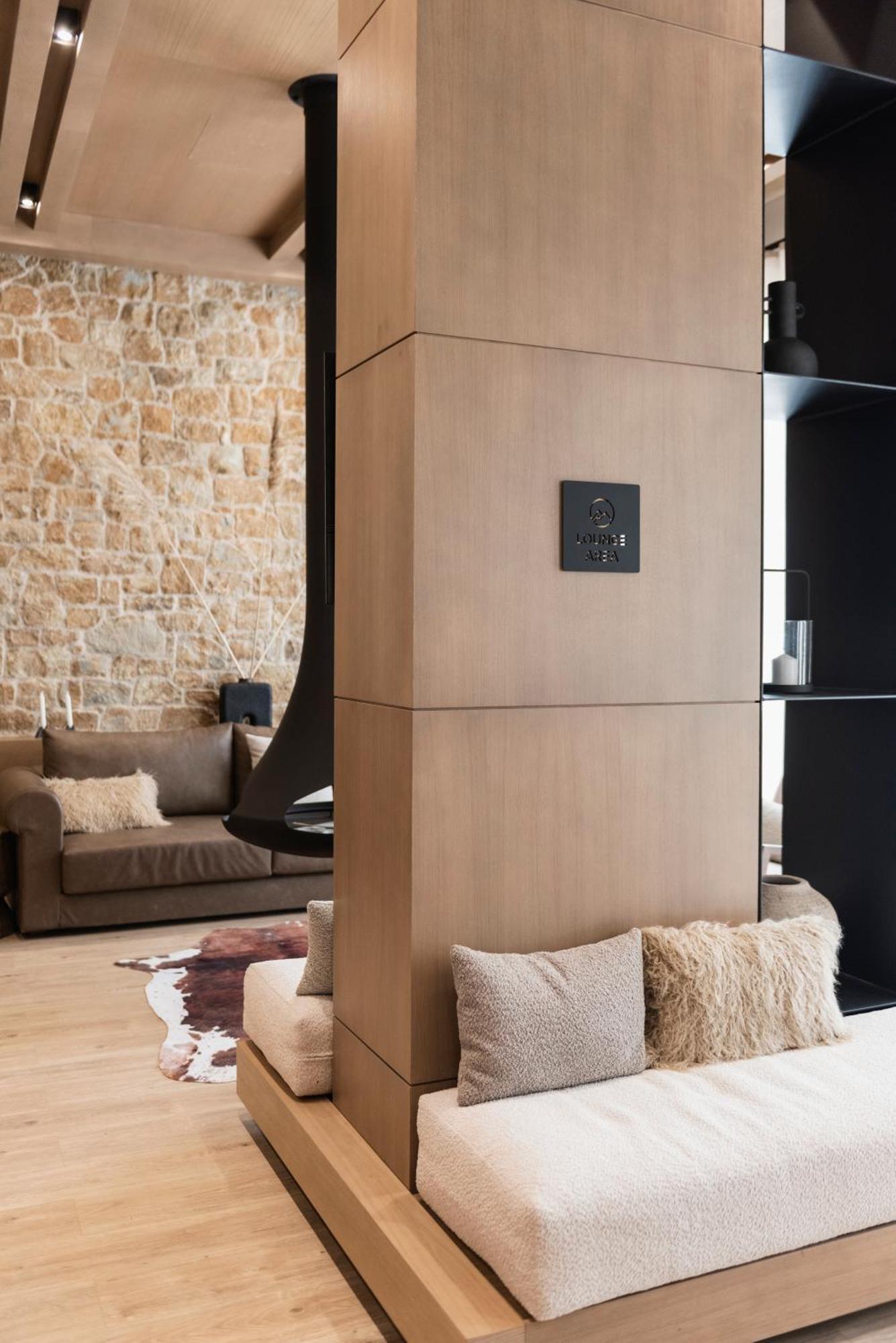 Revi Mountain Resort Boutique Hotel Калаврита Екстериор снимка