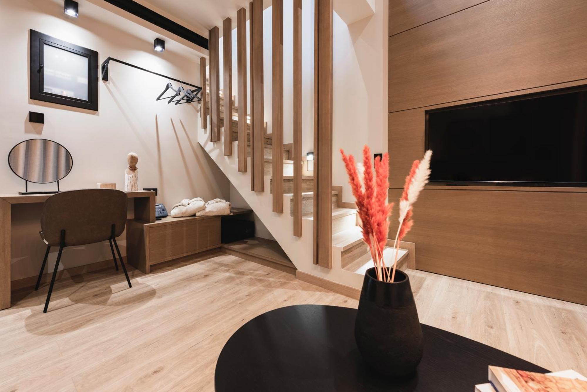 Revi Mountain Resort Boutique Hotel Калаврита Екстериор снимка